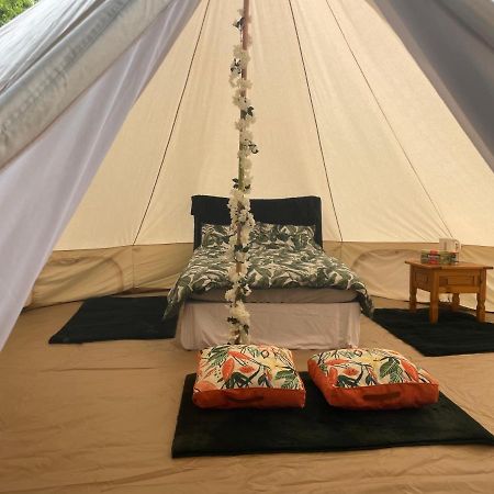 Luxury Glamping At The Riverside Hotel Скегнес Екстериор снимка