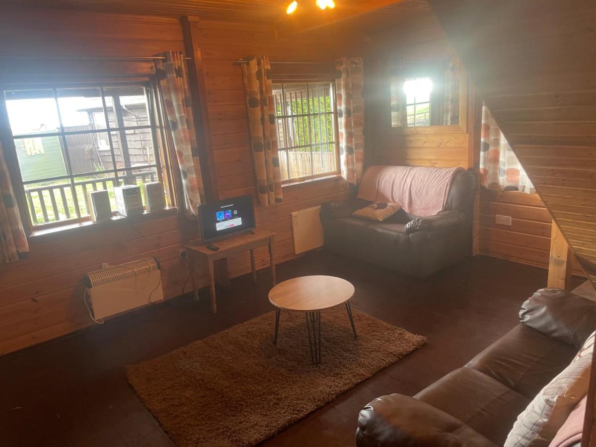 Luxury Glamping At The Riverside Hotel Скегнес Екстериор снимка