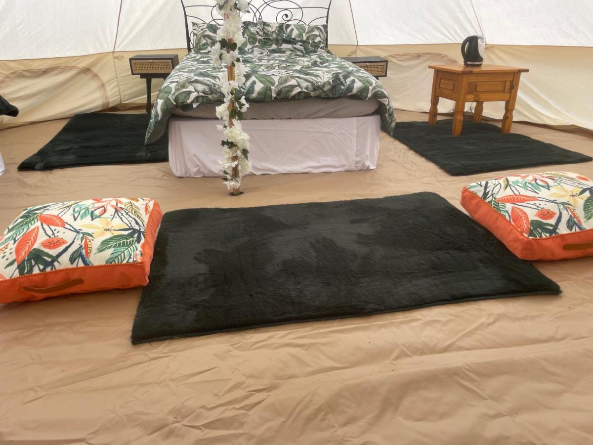 Luxury Glamping At The Riverside Hotel Скегнес Екстериор снимка